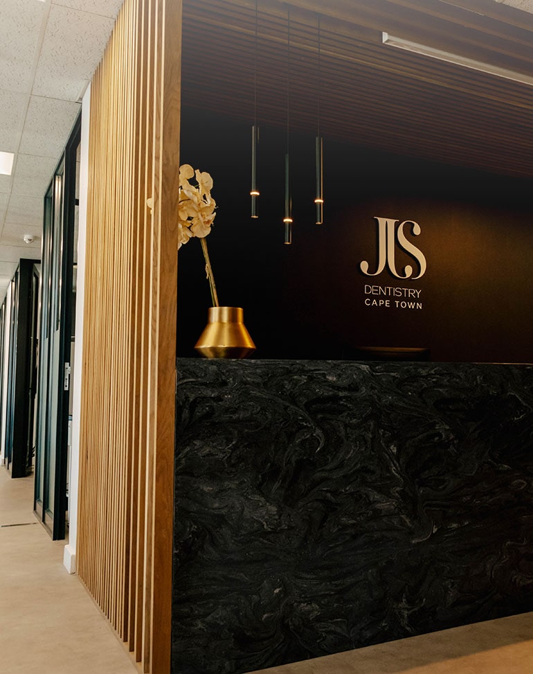 Dr JJ Serfontein | Contact Cape Town